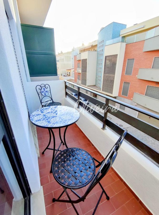 Casa Oliveira - Sunny 2-Bed Retreat Steps From The Beach Armacao de Pera Exterior photo