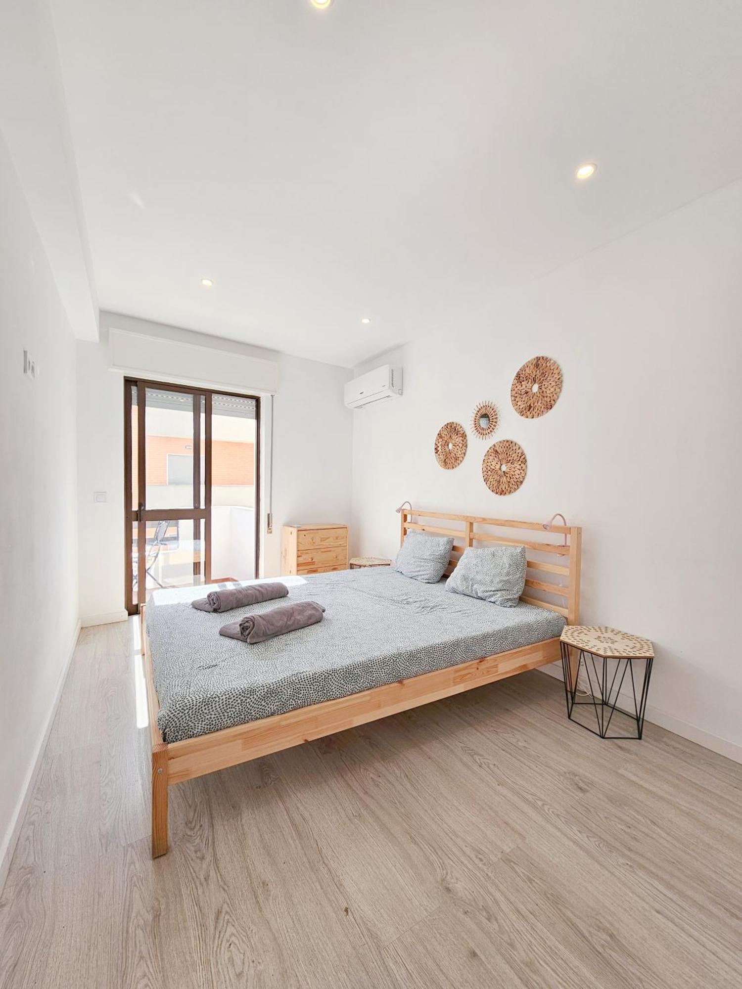 Casa Oliveira - Sunny 2-Bed Retreat Steps From The Beach Armacao de Pera Exterior photo