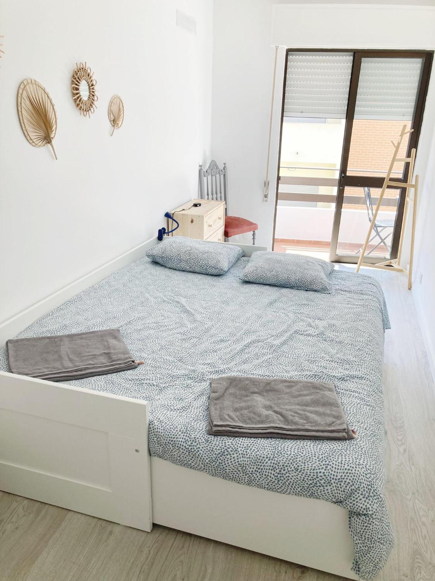 Casa Oliveira - Sunny 2-Bed Retreat Steps From The Beach Armacao de Pera Exterior photo